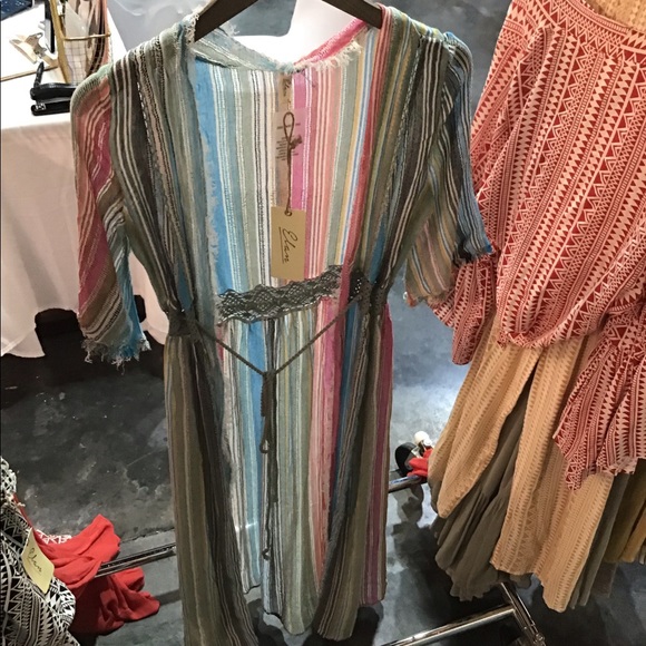 Striped Duster from Luxuria Mobile Boutique - Picture 1 of 1